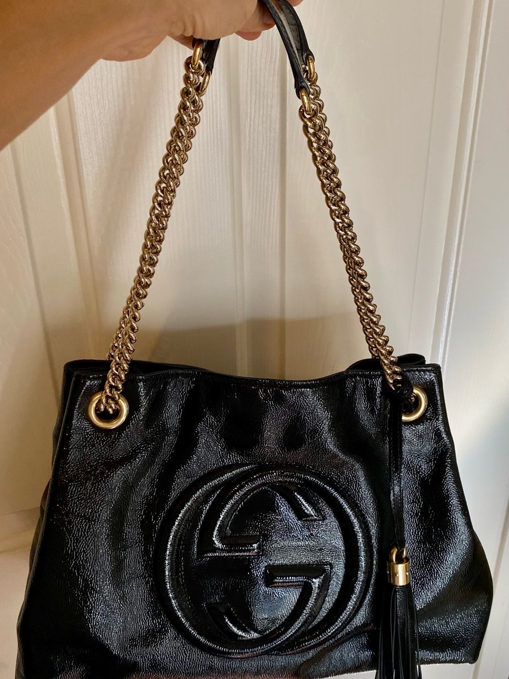 Gucci Black Patent Leather Shoulder Bag with Gold Chain Tassel - Picture 9 of 12